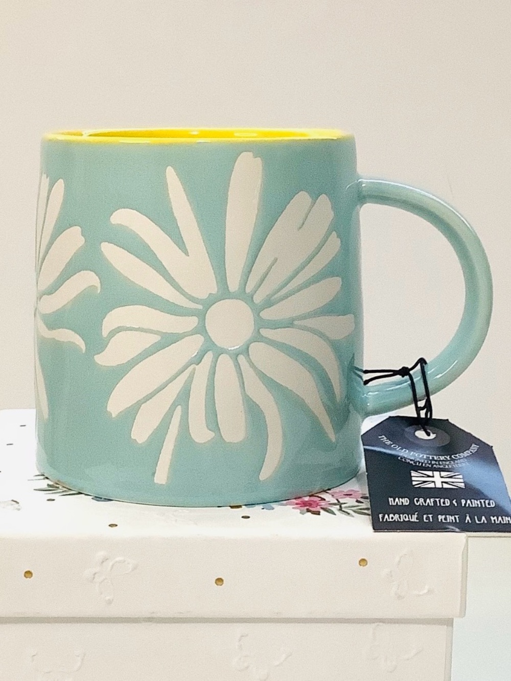 The Old Pottery Company Handcrafted Aqua Daisy Ceramic Mug NEW